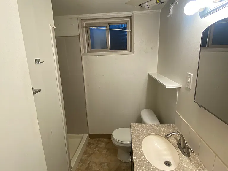 608-610 Cowan St #610.5 — Photo 8