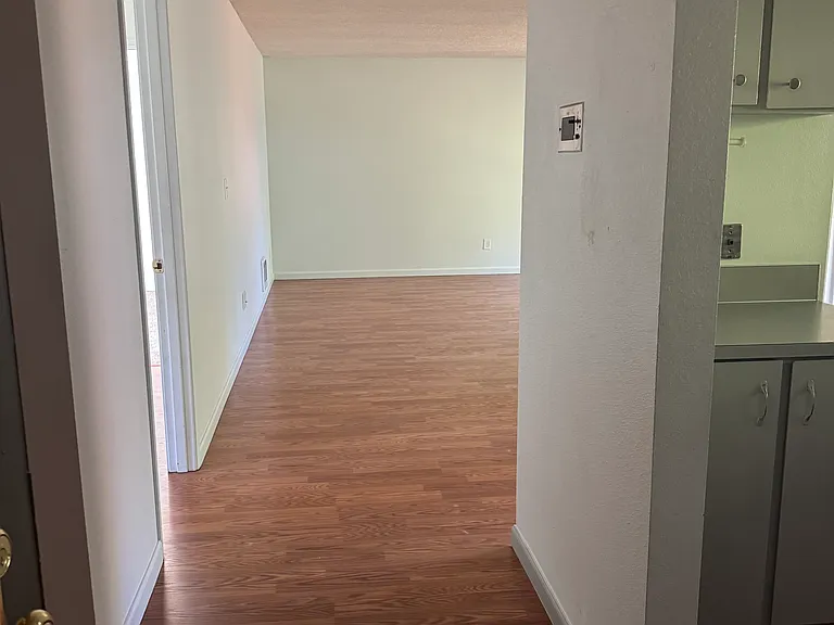 Terri 24 Apartments — Photo 18