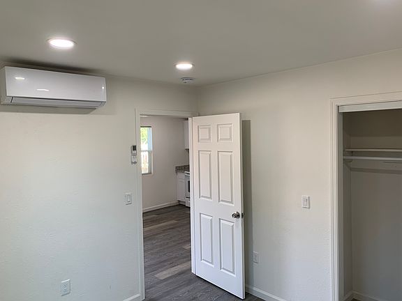 3rd image of 626 W Edythe St #626