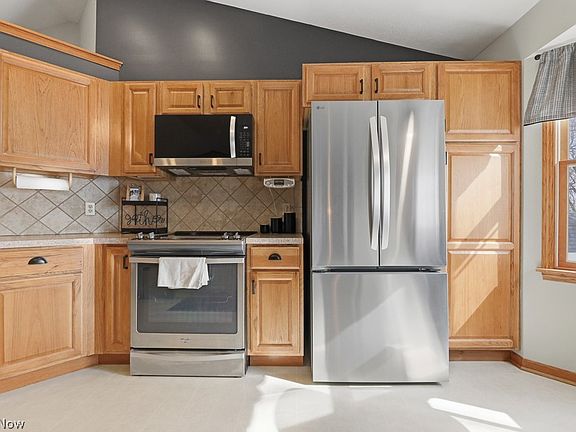 5th image of 2714 19th St NW