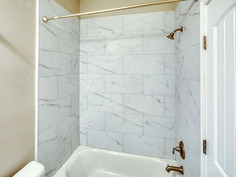 1114 E Anderson St #A — Photo 16