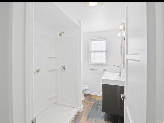 5th image of 6020 Coldwater Canyon Ave #B
