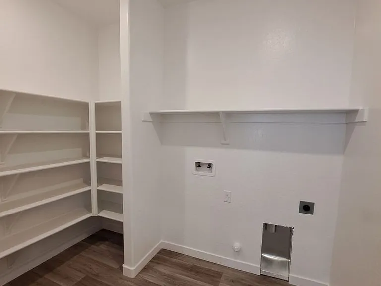 7046 W Willis Ave — Photo 16