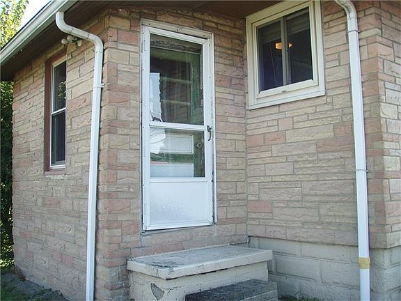 4th image of 1029 Broad Ave