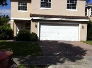 7945 S Silverado Cir, Hollywood, FL 33024