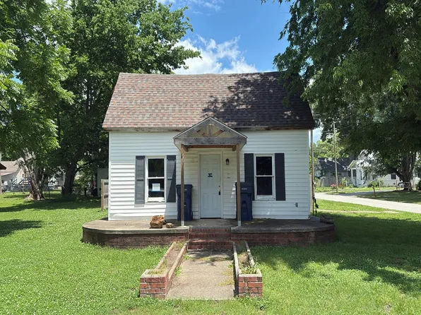 725 S Madison St, Siloam Springs, AR 72761