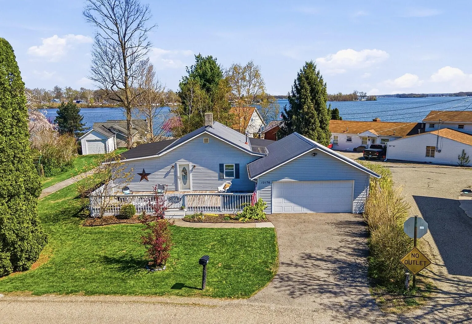 12176 Bright St NE photo 1