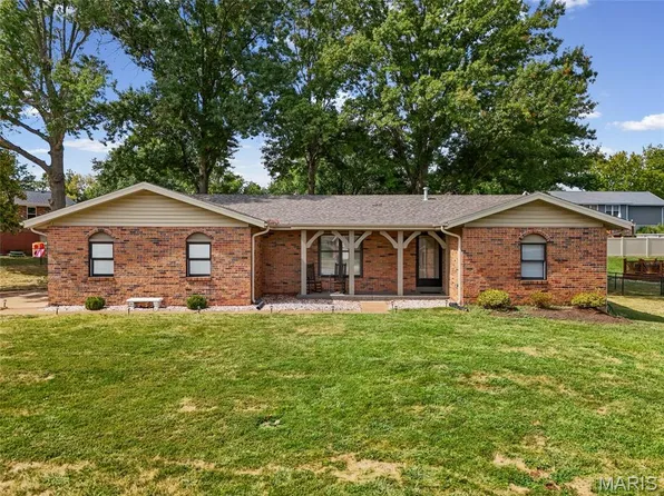 7055 Honey Ln, Saint Louis, MO 63129