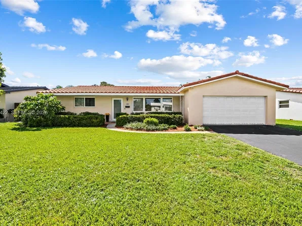 5212 Roosevelt St, Hollywood, FL 33021
