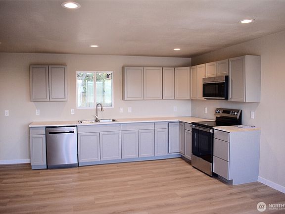 2nd image of 9854 Apple Road NE