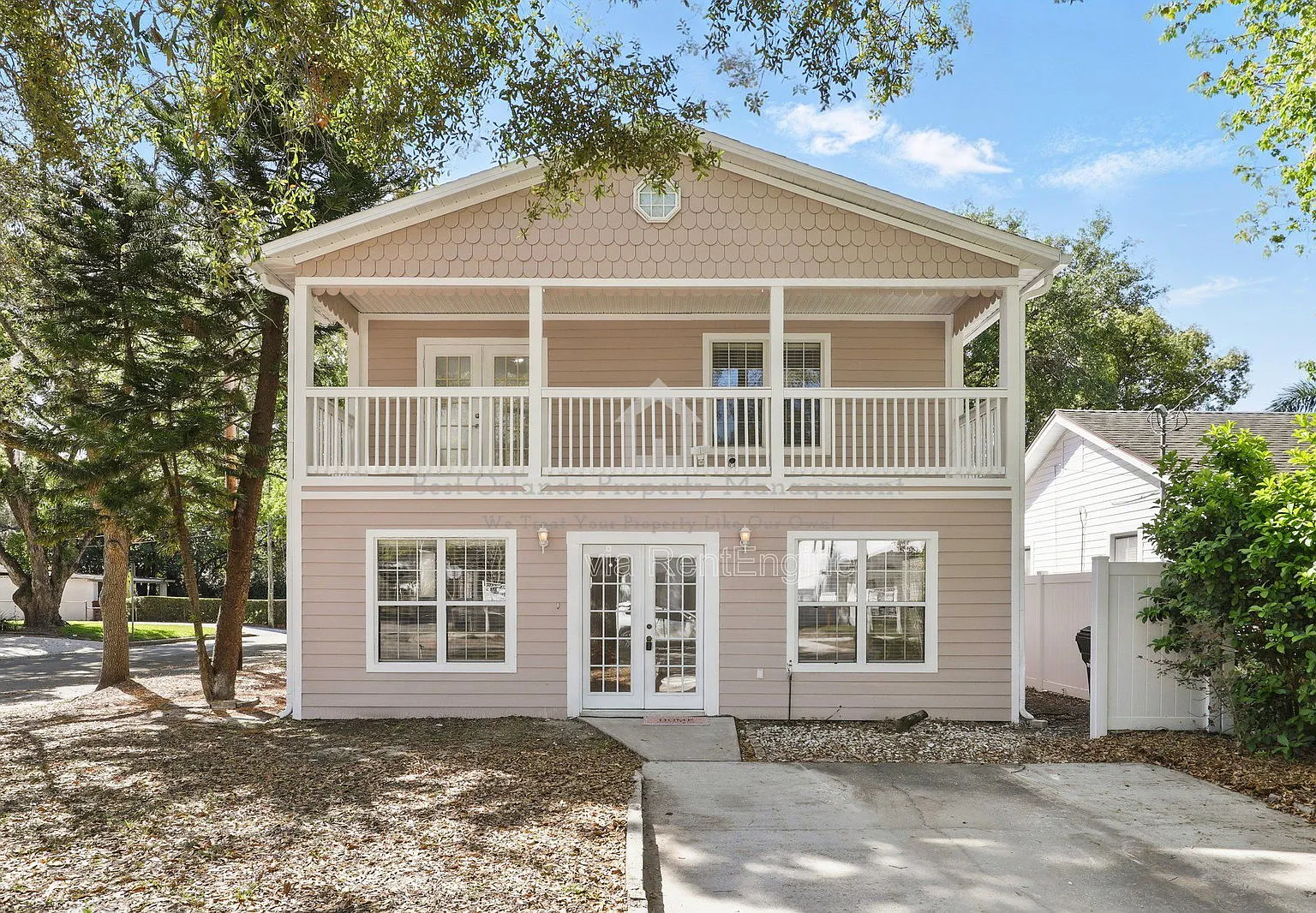 3 bed, 3.0 bath, 2200 sqft, $2,900 — Photo 1