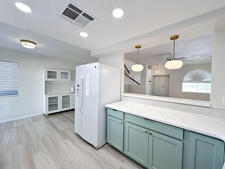 3317 Surfline Dr — Photo 14