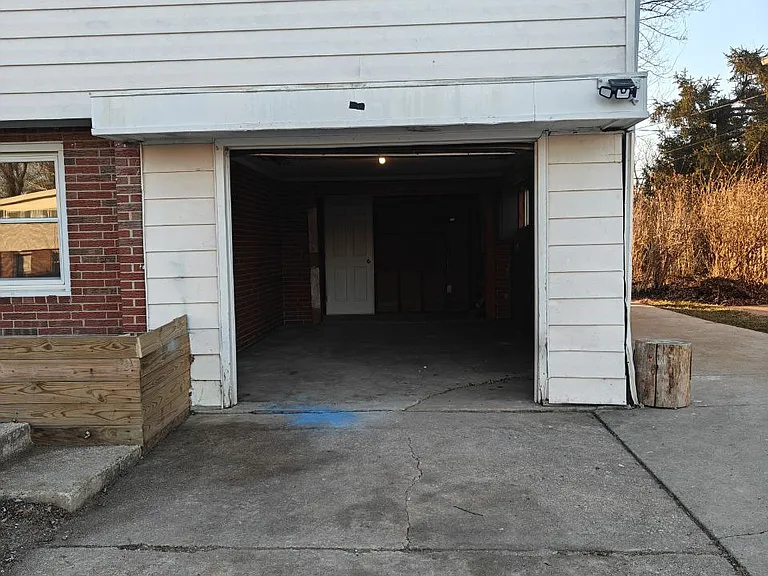 7423 Kalton Ct — Photo 22