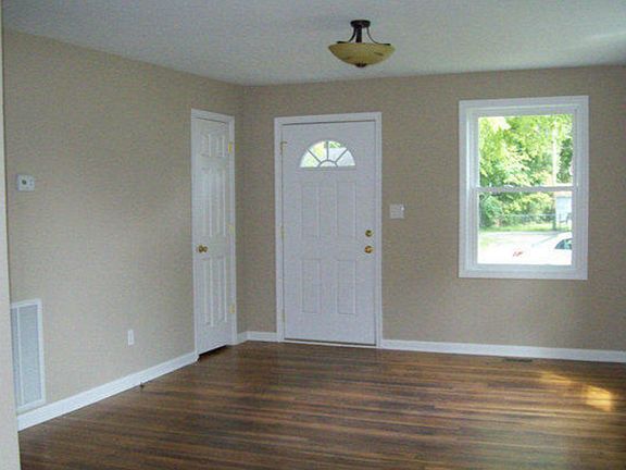 2nd image of 1105 Stewart Dr