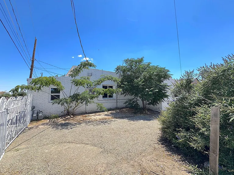 231 Francis St — Photo 17