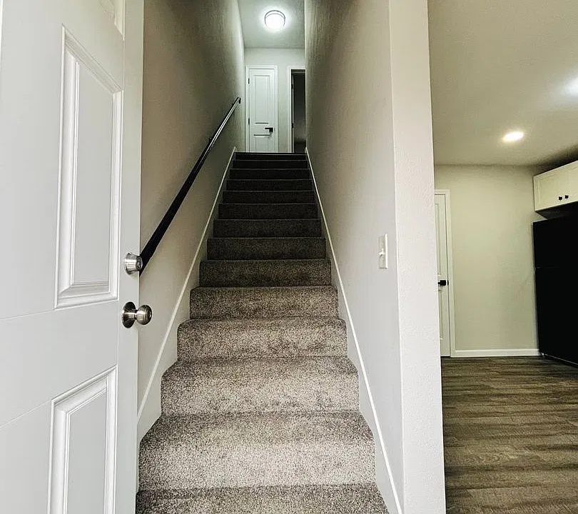 101 N Oak St #18