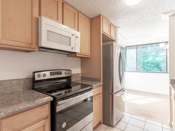 555 Pierce St APT 440, Albany, CA 94706