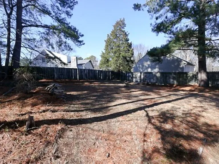 911 Glenrose Dr — Photo 24
