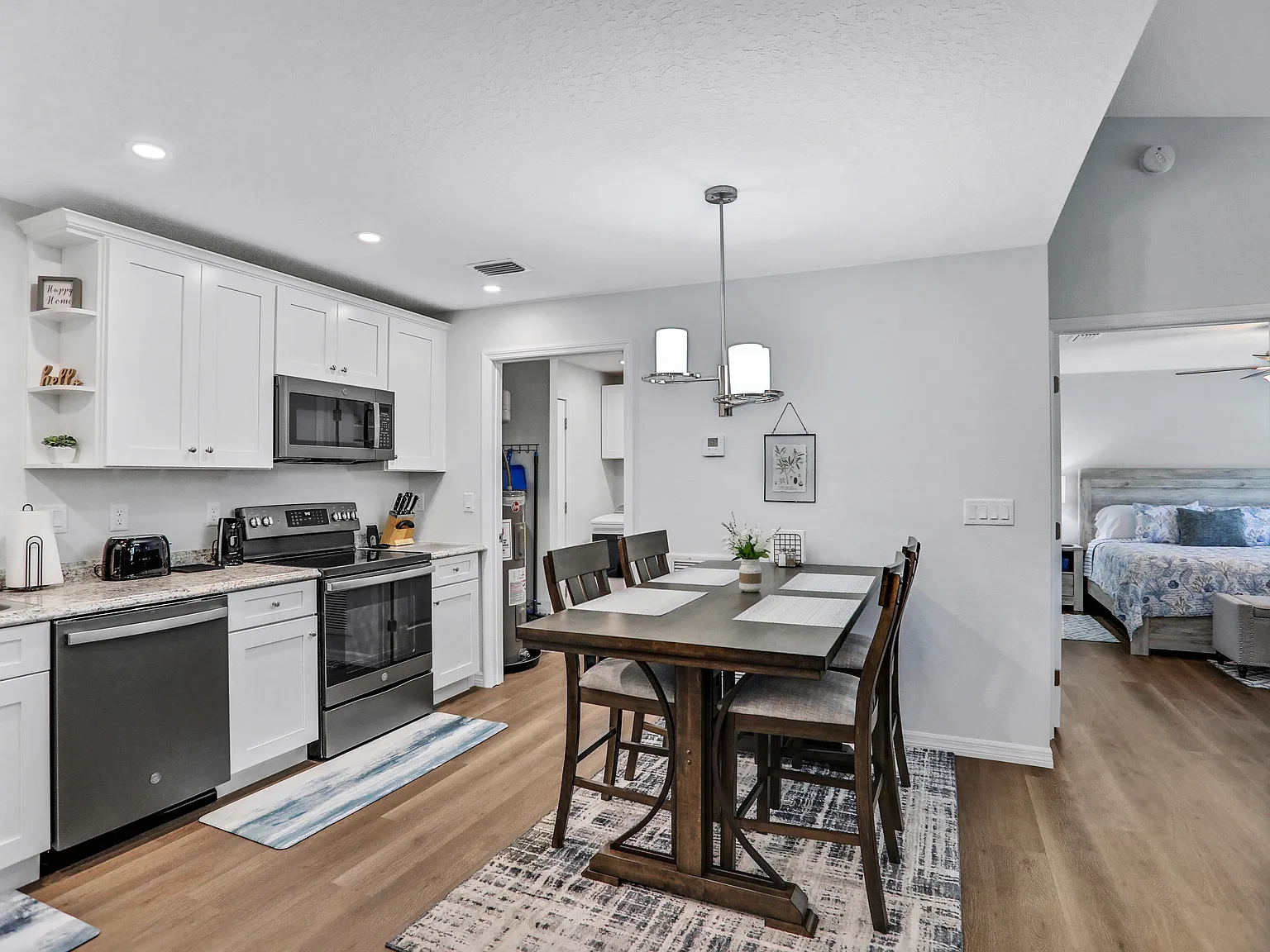 3 bed, 1205 sqft, $1,800 — Photo 4