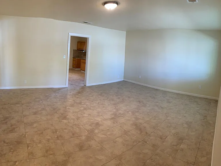 1291 Columbia St — Photo 7
