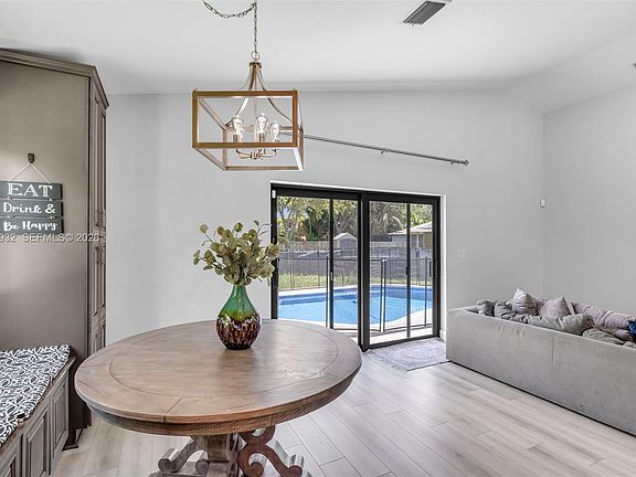 5th image of 1038 SW 120th Way