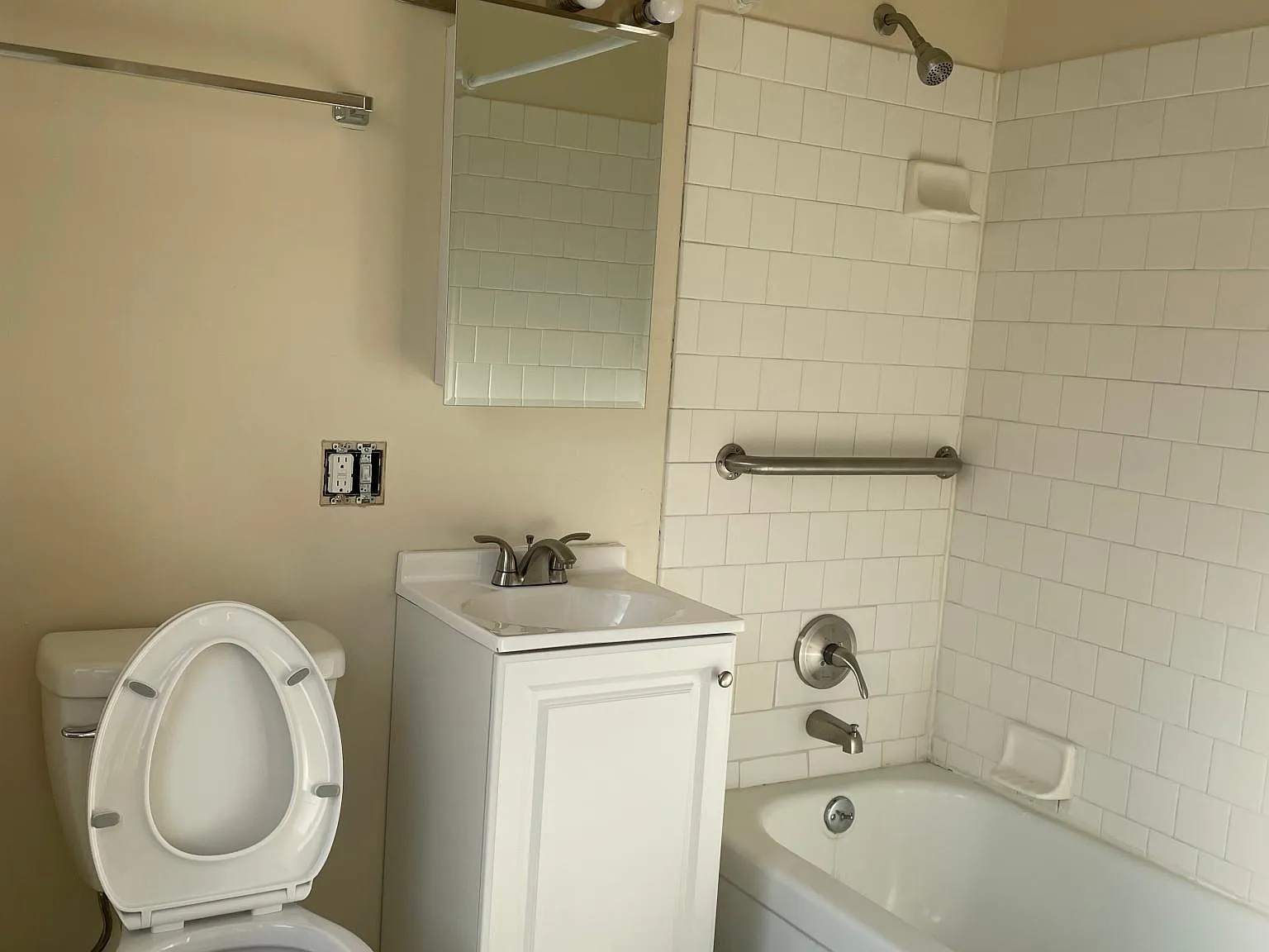 2 bed, 700 sqft, $1,500 — Photo 3