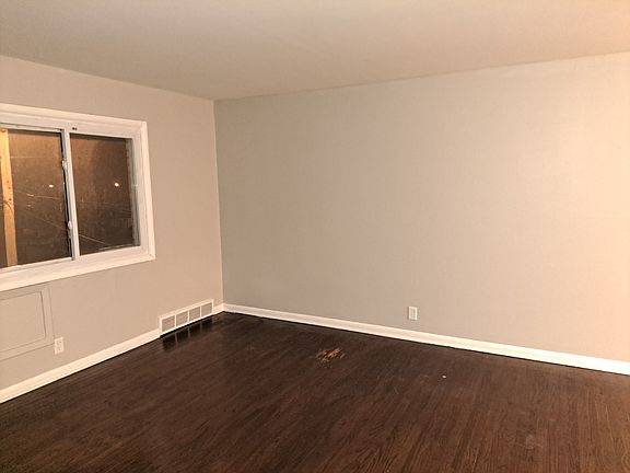 3rd image of 8834 W Congress St #14745152