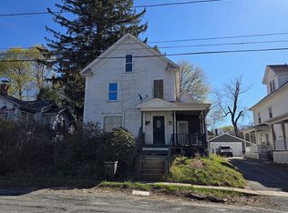 96 Chestnut St, Gardner, MA 01440