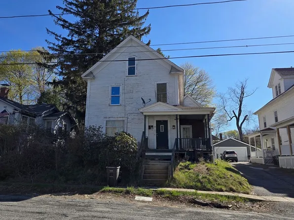 96 Chestnut St, Gardner, MA 01440