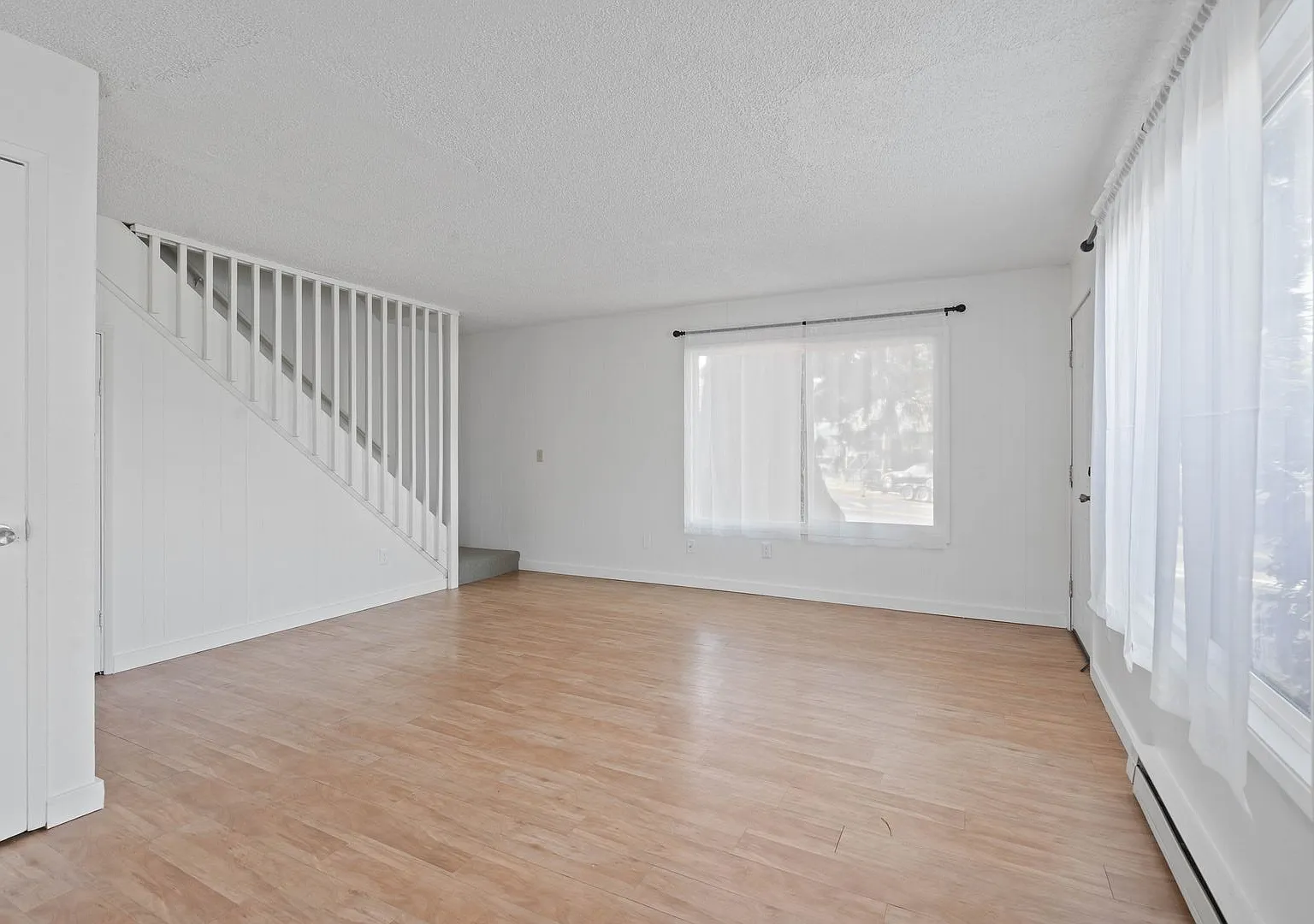 Updated 2-bdrm/1-bath triplex apt in St. JohnsOff-street parking, on-site W/D, near downtown St. ... — Photo 4