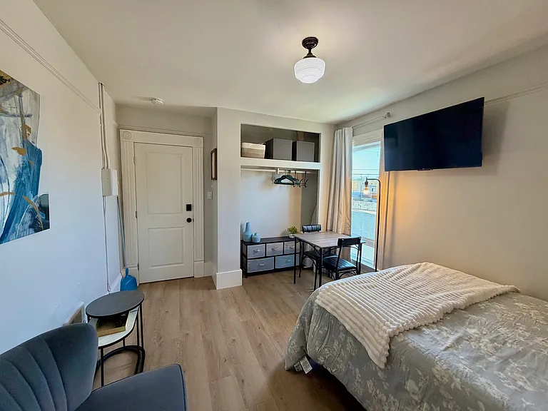 2174 Logan Ave #B — Photo 11