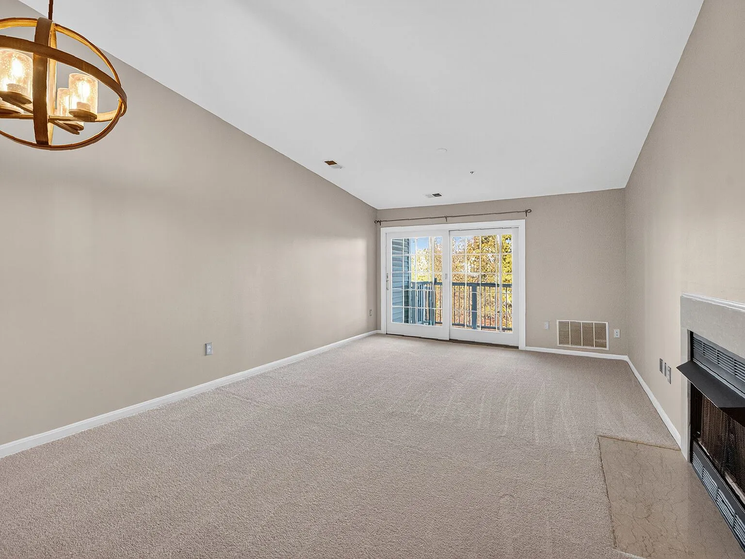 2 bed, 1222 sqft, $2,550 — Photo 2