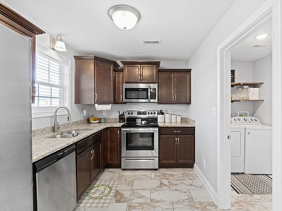 4th image of 1493 Coronado Dr