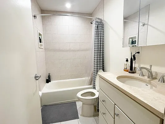 Rented by Ulas Real Estates Inc | media 19