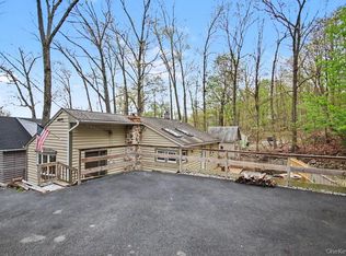 9 Wildwood Dr, Greenwood Lake, NY 10925