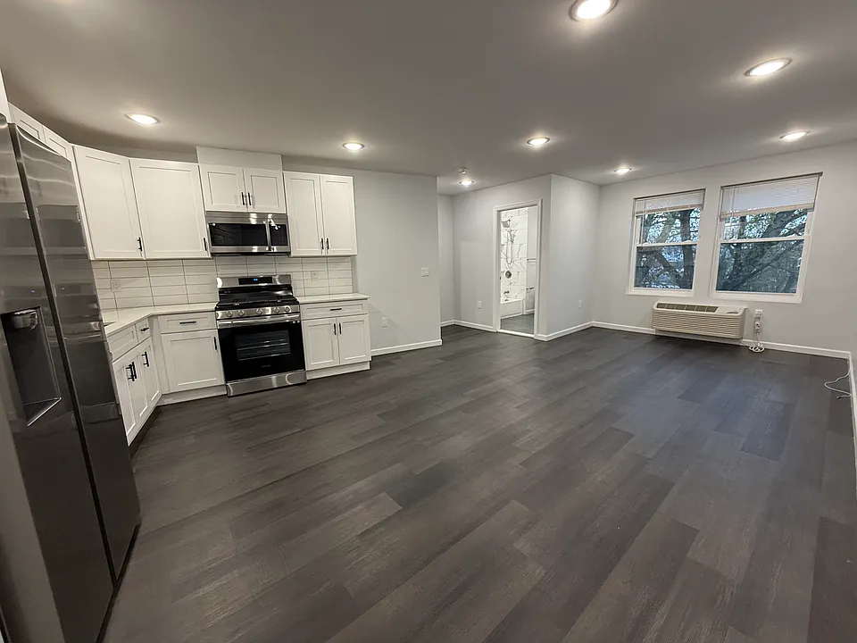 207 Redwood Ave #495