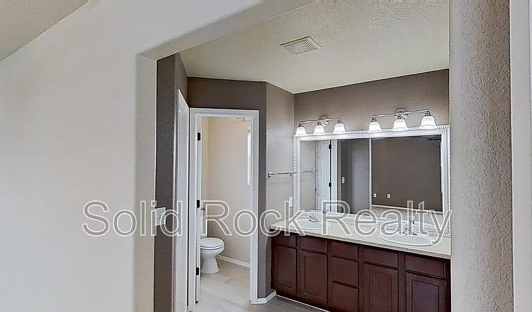 4642 Crow Creek Dr — Photo 12