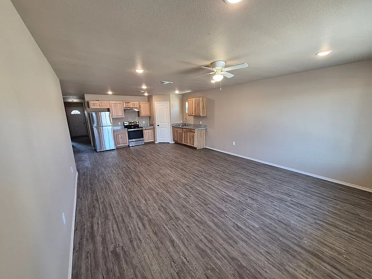 3104 E Cornell St — Photo 2