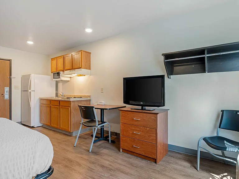 Studio Suite - 1 Full Bed