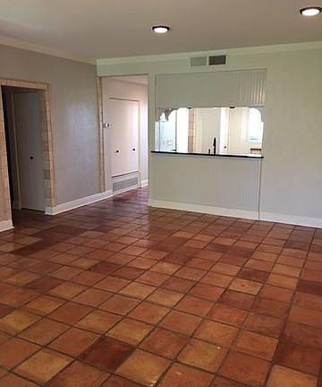 2nd image of 1022 Navarro St APT 202