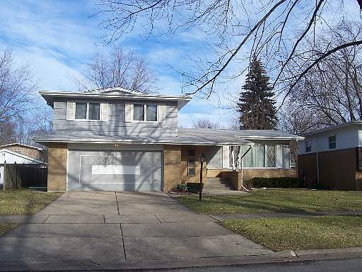 1st image of 801 Rainbow Dr