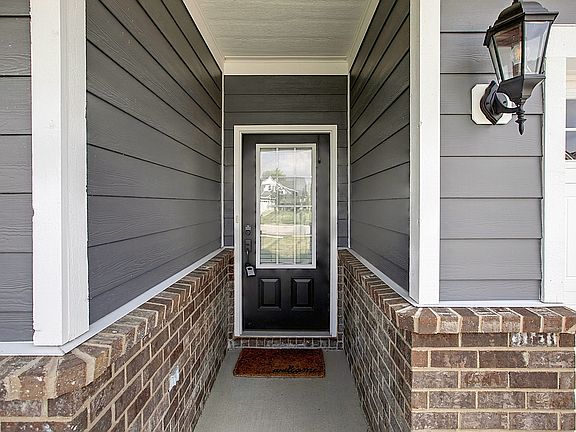 5th image of 825 Stone Trace Ct