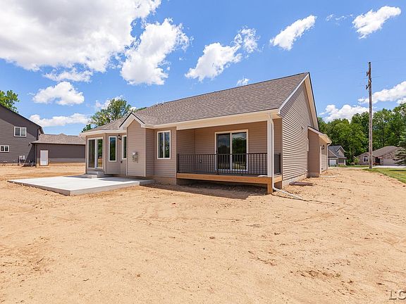 2nd image of 2220 Congressional Ln