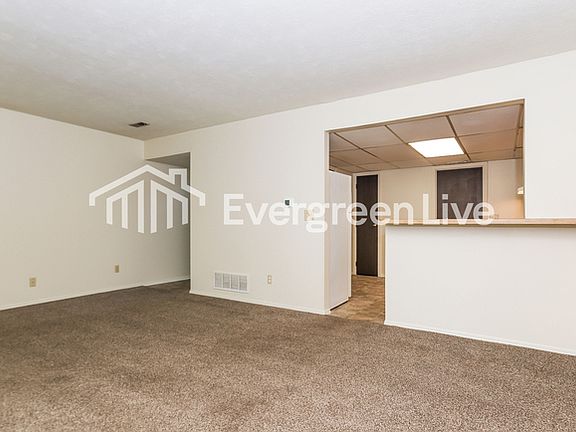 5th image of 2419 Cross Village Dr