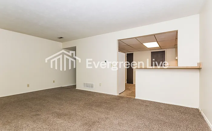 2419 Cross Village Dr — Photo 4