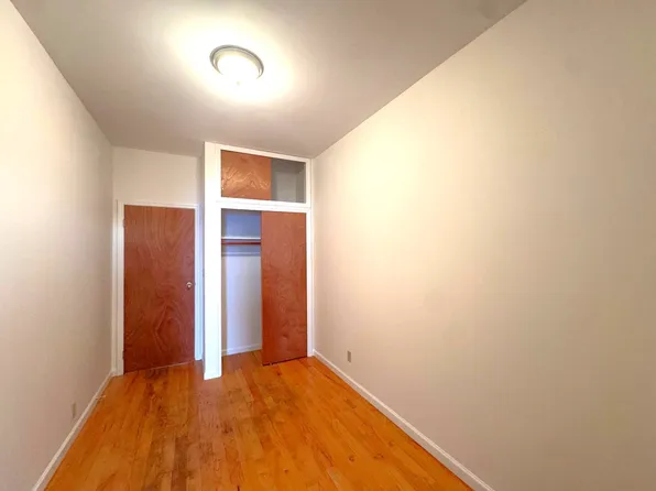 58-10 Myrtle Avenue image 12 of 15