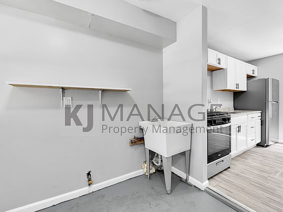 4th image of 31853 Bay Ct