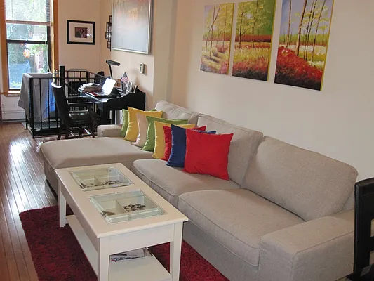 Rented by Standard Living Realty Inc | media 34