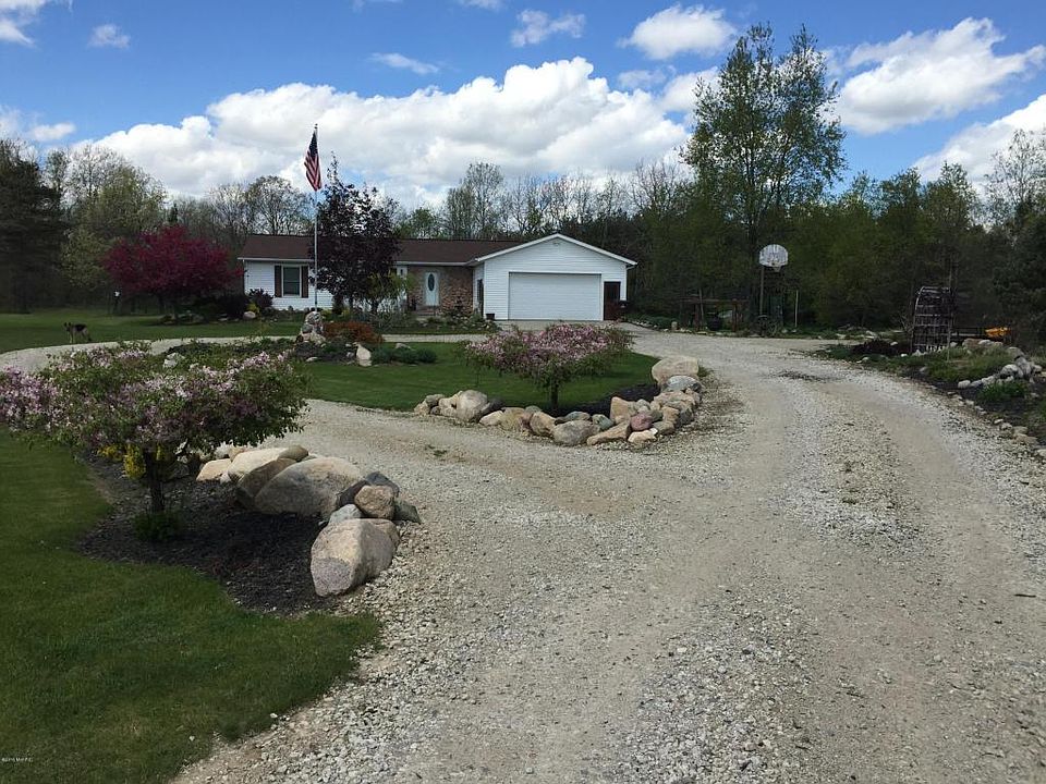 1st image of 8187 Evergreen Ln