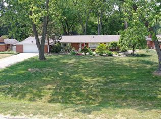 6941 Stockport Dr, Lambertville, MI 48144